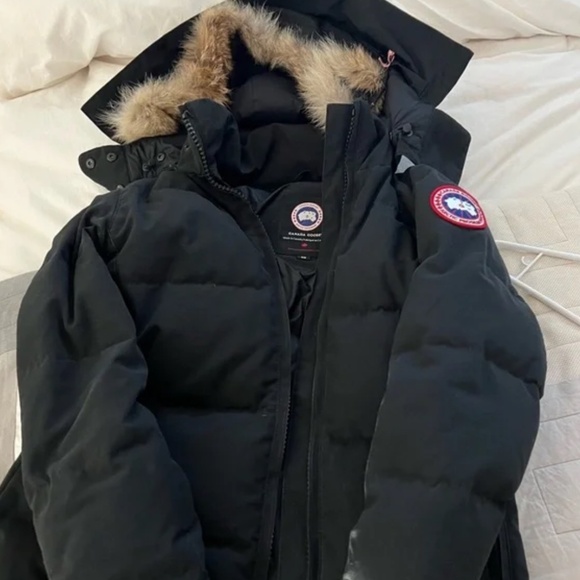 Canada Goose Other - Canada goose jacket with real fur brand new sealed XL but fits like a large